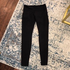 LuluLemon wunder under leggings.